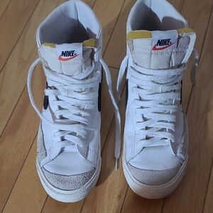 Nike High-Top Sneakers in White and Gold, Size 9